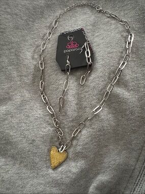 paparazzi Silver Paperclip Necklace with Yellow Heart Charm